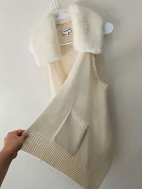 KF/KaufmanFranco White Knit Faux Fur Collar Cardigan Vest Size